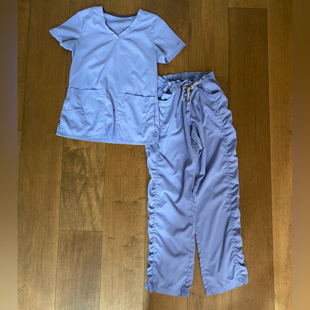 Barco Uniforms Women's Light Blue Scrub Top and Ruched Drawstring Pants